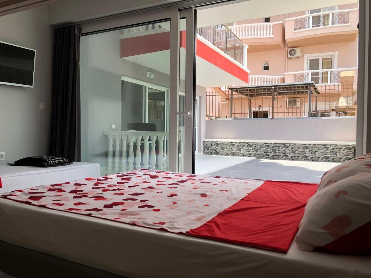 Paralía Red Luxury Aqua 아파트 호텔 외부 사진