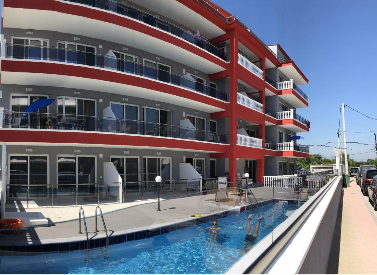 Paralía Red Luxury Aqua 아파트 호텔 외부 사진